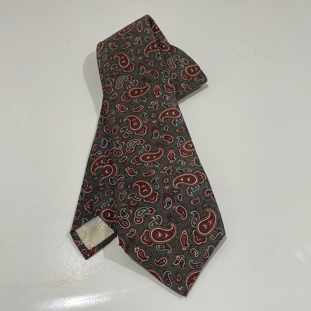 Liberty London 100% Silk Tie—Paisley Design—Excellent Condition!  Great!!